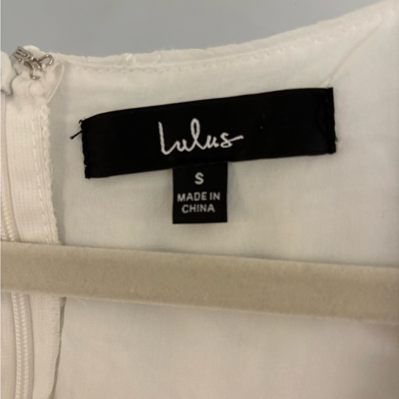 White Lace Dress with Short Sleeves - Picture 4 of 4